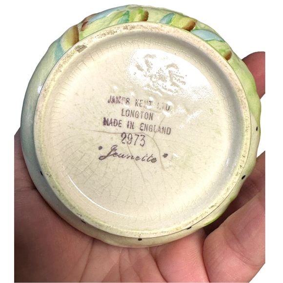 VINTAGE 1950s JAMES KENT JEANETTE PATTERN (#2973) SMALL FLORAL DESIGN VASE - Picture 8 of 9